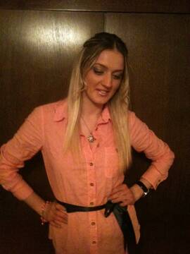 camicetta rosa:)